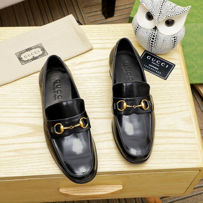 G*u*i leather shoes